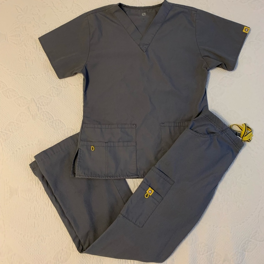 Wonder Wink Scrubs XS Gray scrubs set